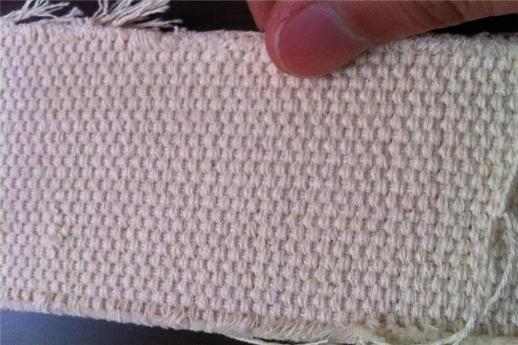 帆布分層輸送帶儲存及搬運均應創造良好環境(圖3)